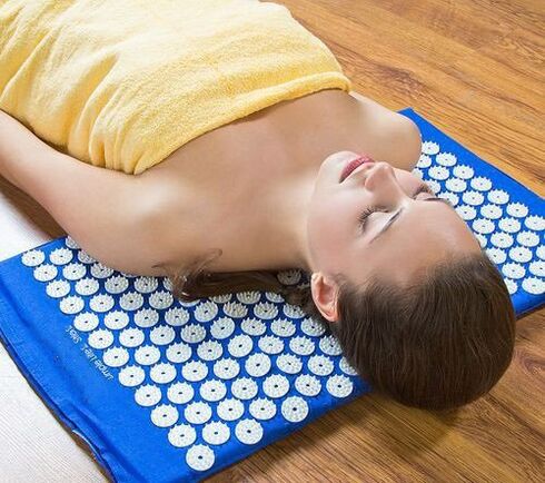 Kuzņecova aplikators ar dzemdes kakla osteohondrozi